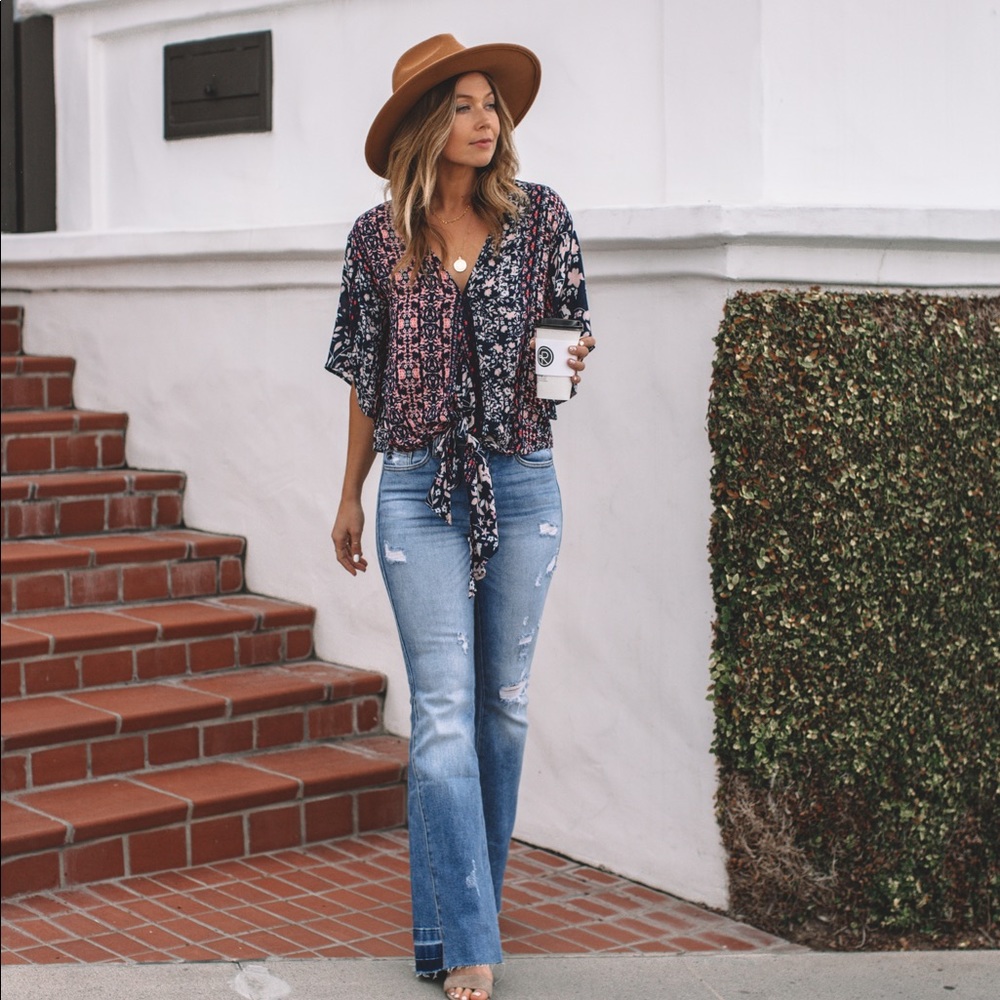 FLORAL BLOUSE